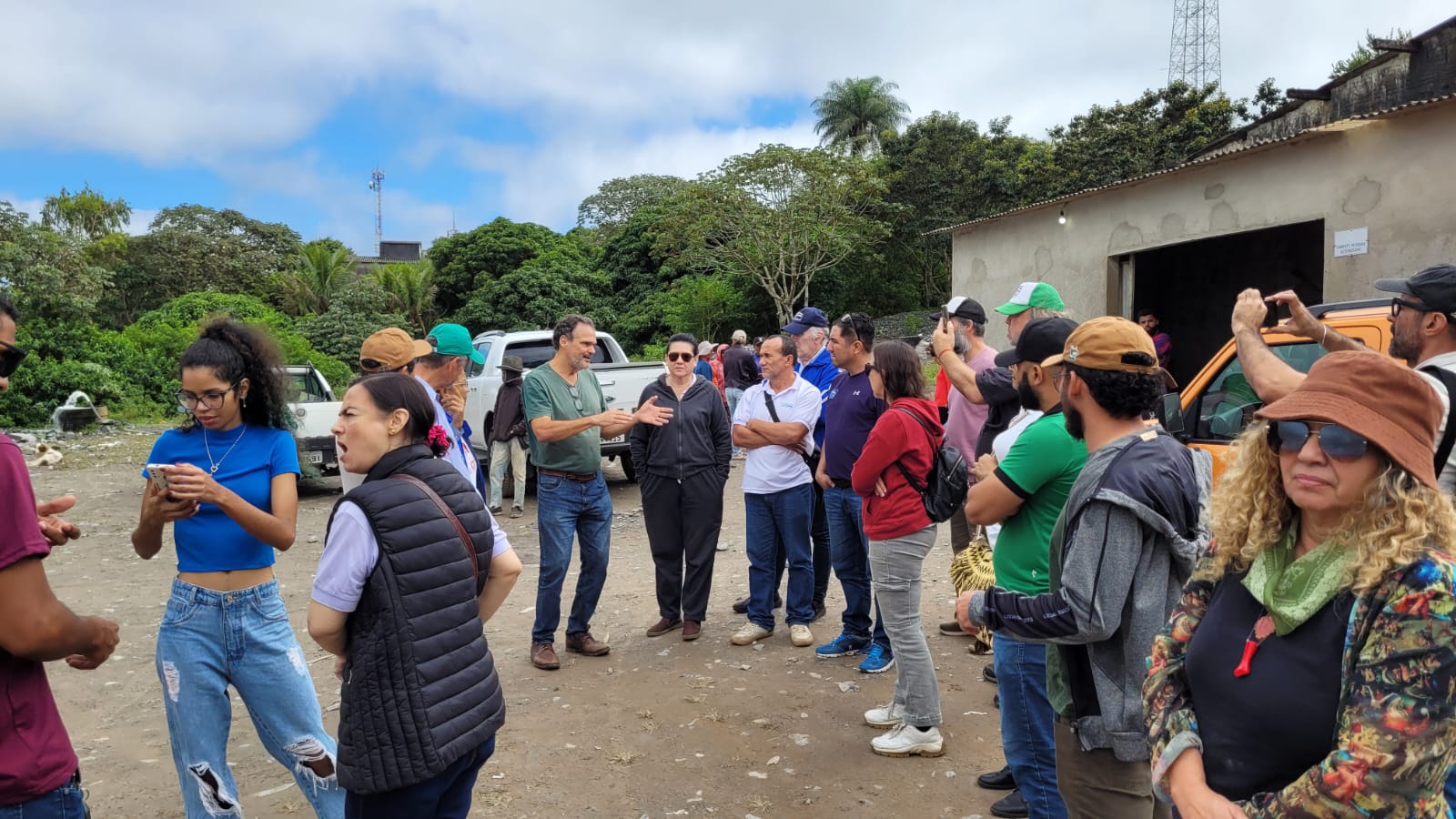 Conferencia Gustavo 1.jpg (234 KB)