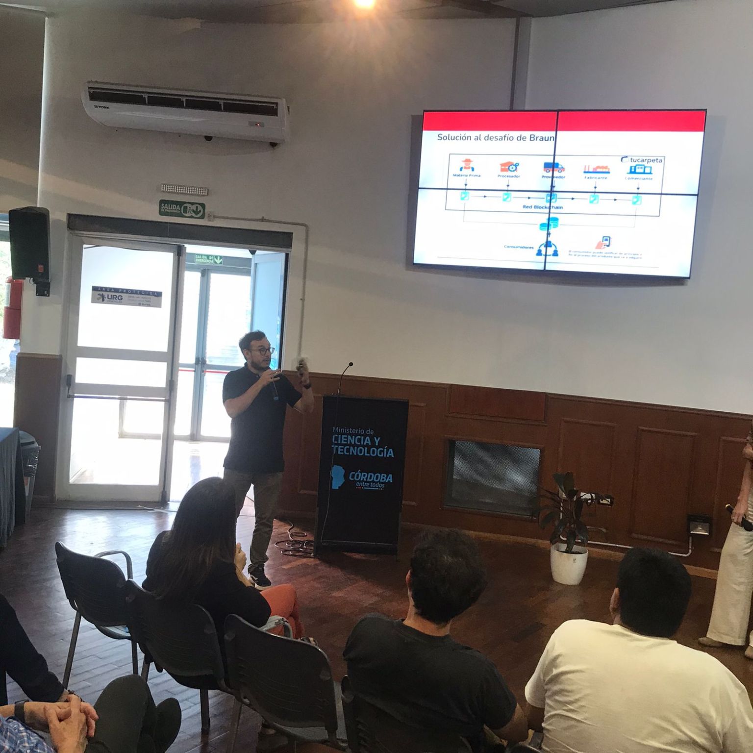 1699370370976.jpeg (215 KB)